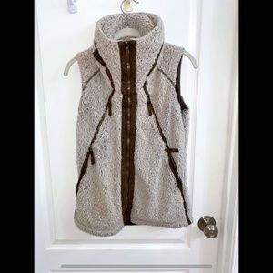 Kuhl Vest | Cream & Brown | Like New